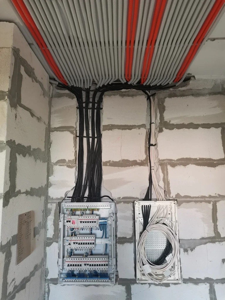 montazh elektroprovodki v dome spb